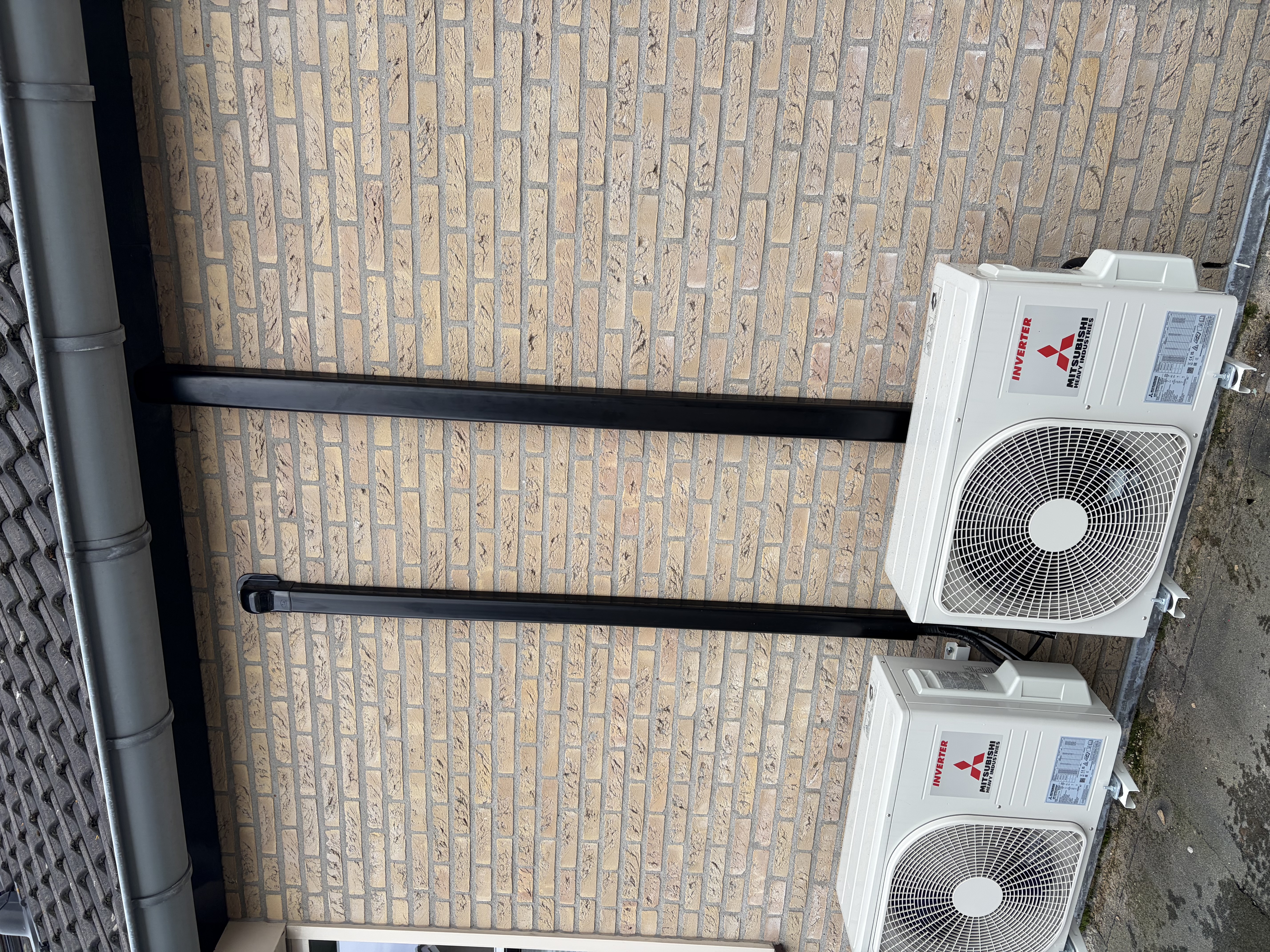 Airco binnenunit woonkamer warm licht